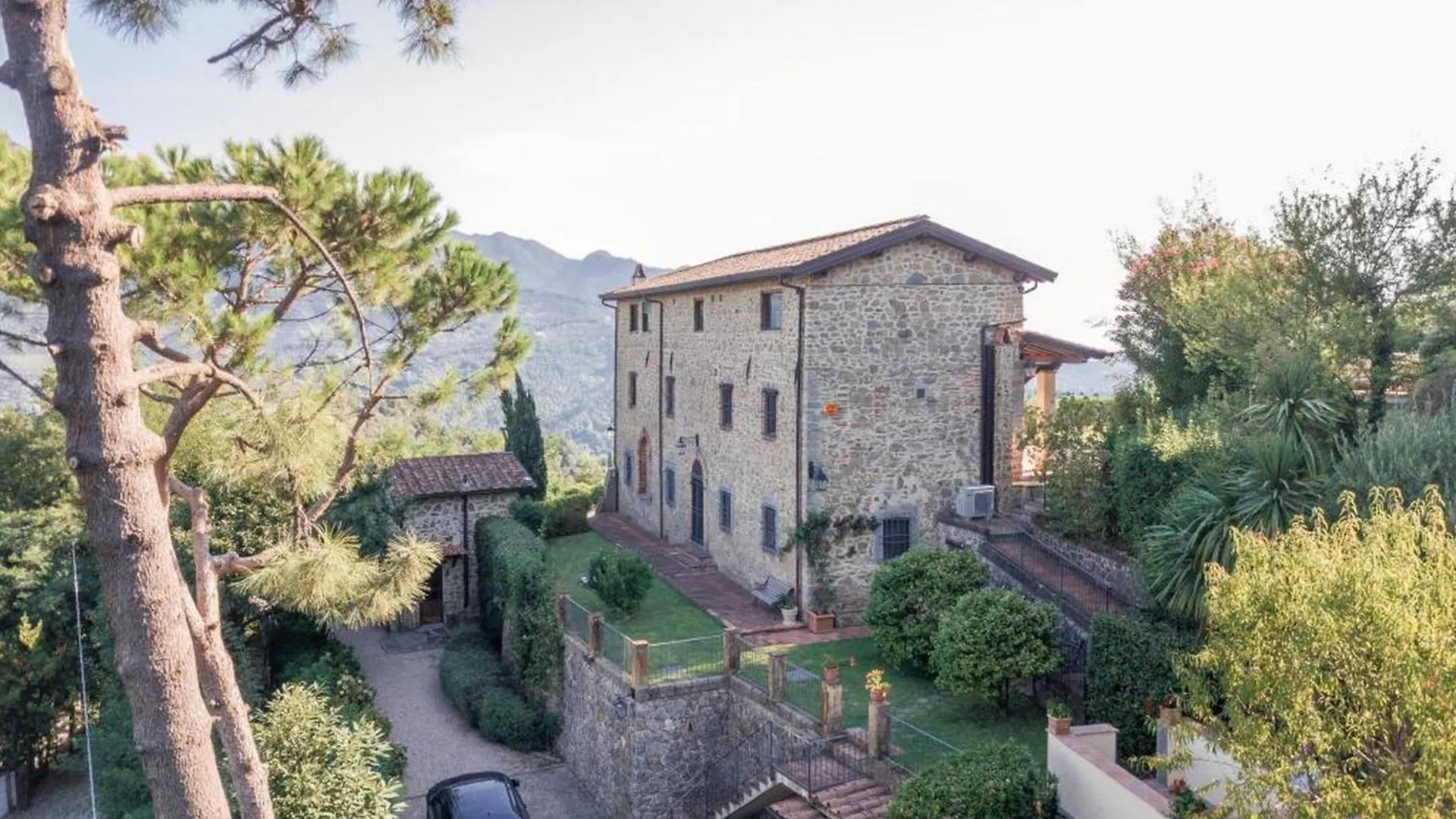Casa Centrale Con Bella Vista Mommio 0*,  Italy